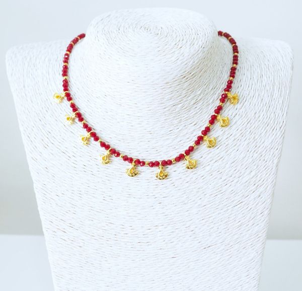 Κολιέ κοντό από επίχρυσα boho στοιχείο, Αιματίτη χρυσό και κρυσταλλάκια μπορντό 