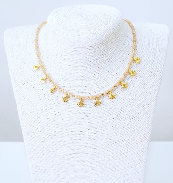 Κολιέ κοντό από επίχρυσα boho στοιχεία, Αιματίτη χρυσό και κρυσταλλάκια caramel 