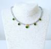 Κολιέ κοντό από επίχρυσα στοιχεία με πράσινο σμάλτο και Αιματίτη ασημί