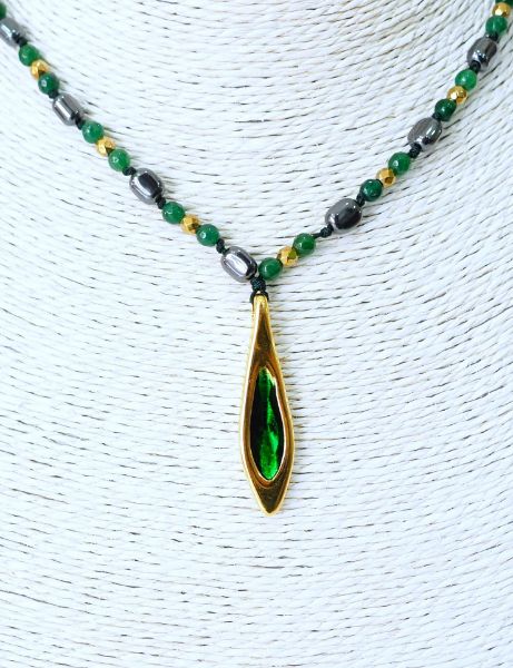 Κολιέ επίχρυση σταγόνα με πράσινο σμάλτο και Αιματίτη