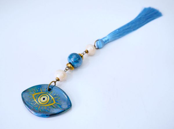 Γούρι από γαλάζια φούντα, Κεραμικό μάτι - χάντρες και Αιματίτη χρυσό