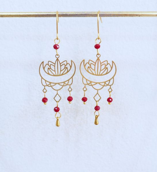 Σκουλαρίκια ατσάλινο επίχρυσο νούφαρο με μπορντό κρυσταλλάκια